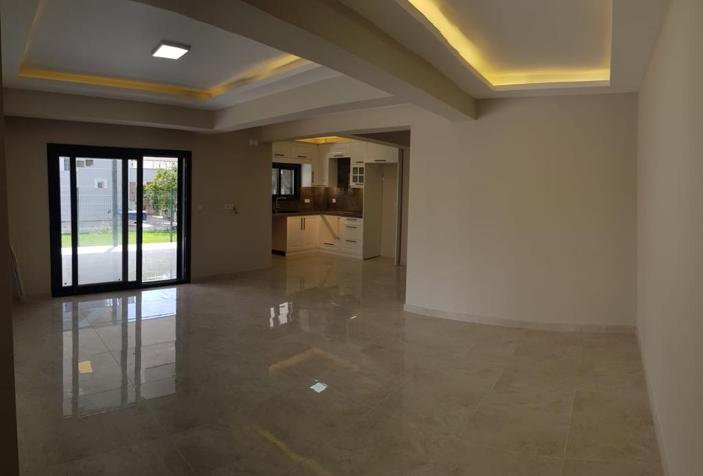 DİKİLİ SALİHLER SATILIK 4+1 VİLLA