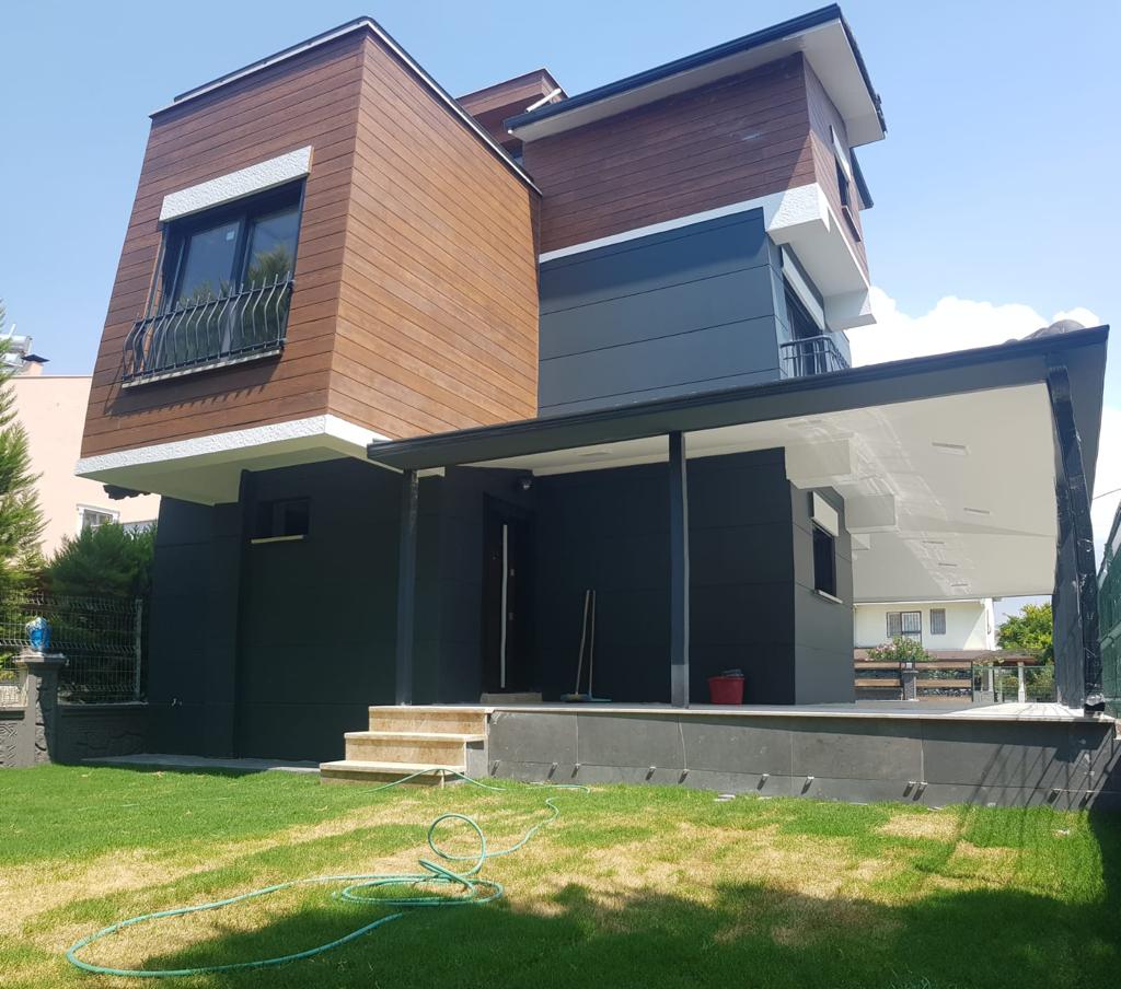 DİKİLİ SALİHLER SATILIK 4+1 VİLLA