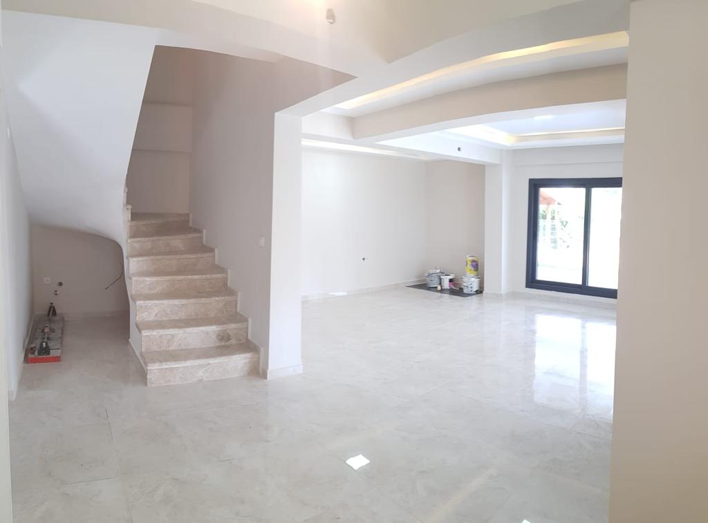 DİKİLİ SALİHLER SATILIK 4+1 VİLLA