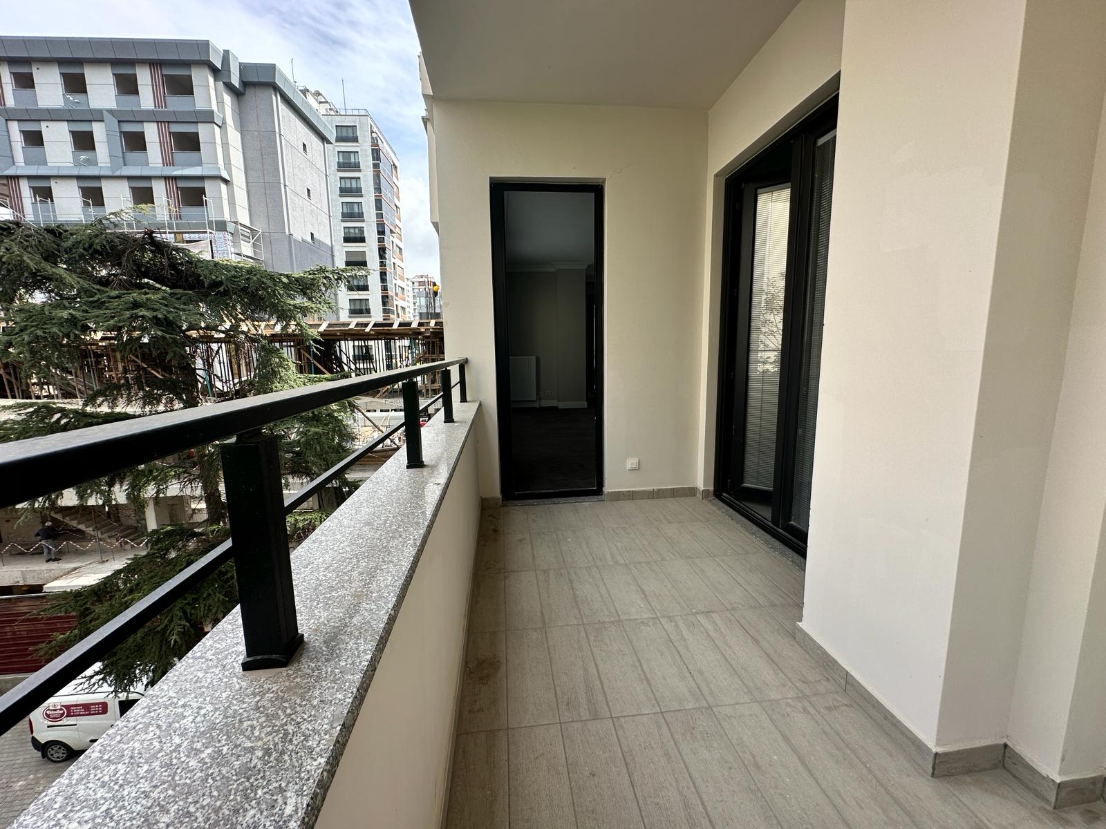 CADDEBOSTAN'DA BAĞDAT CADDESİ'NE YAKIN, LUX 4+1 DAİRE