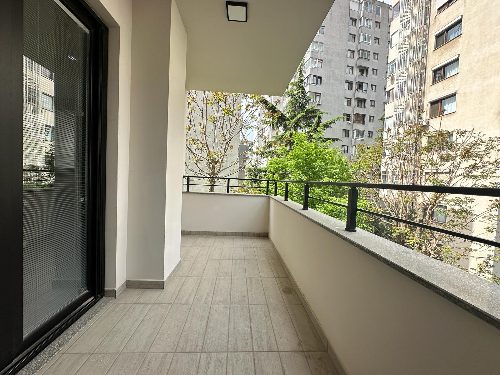 CADDEBOSTAN'DA BAĞDAT CADDESİ'NE YAKIN, LUX 4+1 DAİRE
