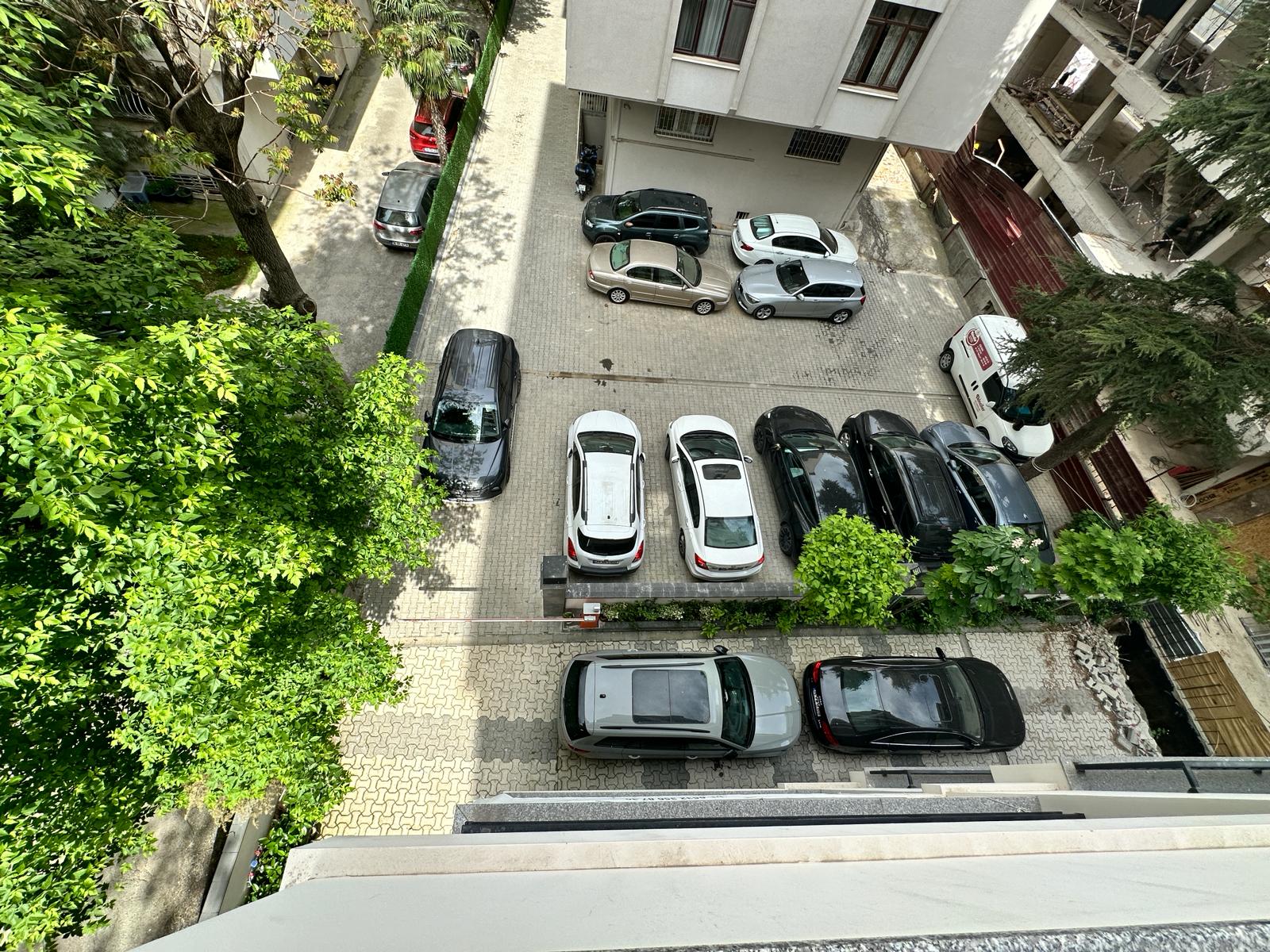 CADDEBOSTAN'DA BAĞDAT CADDESİ'NE YAKIN, LUX 4+1 DAİRE