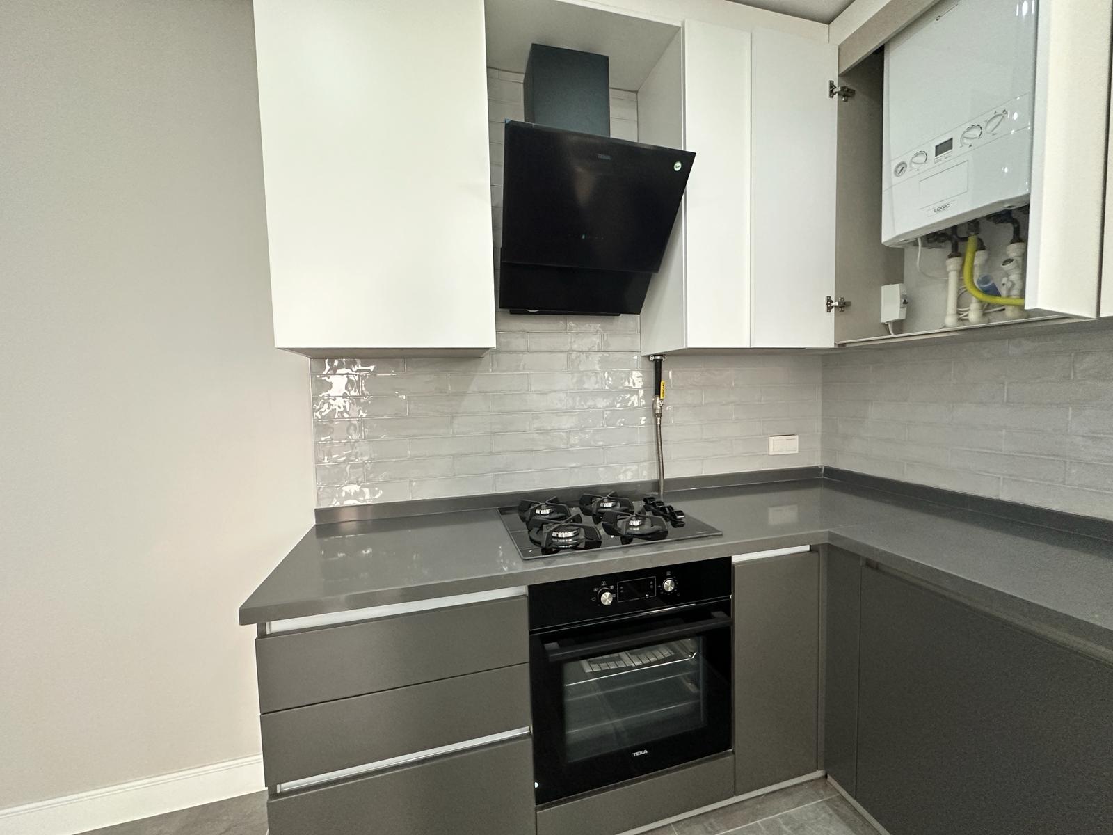 CADDEBOSTAN'DA BAĞDAT CADDESİ'NE YAKIN, LUX 4+1 DAİRE