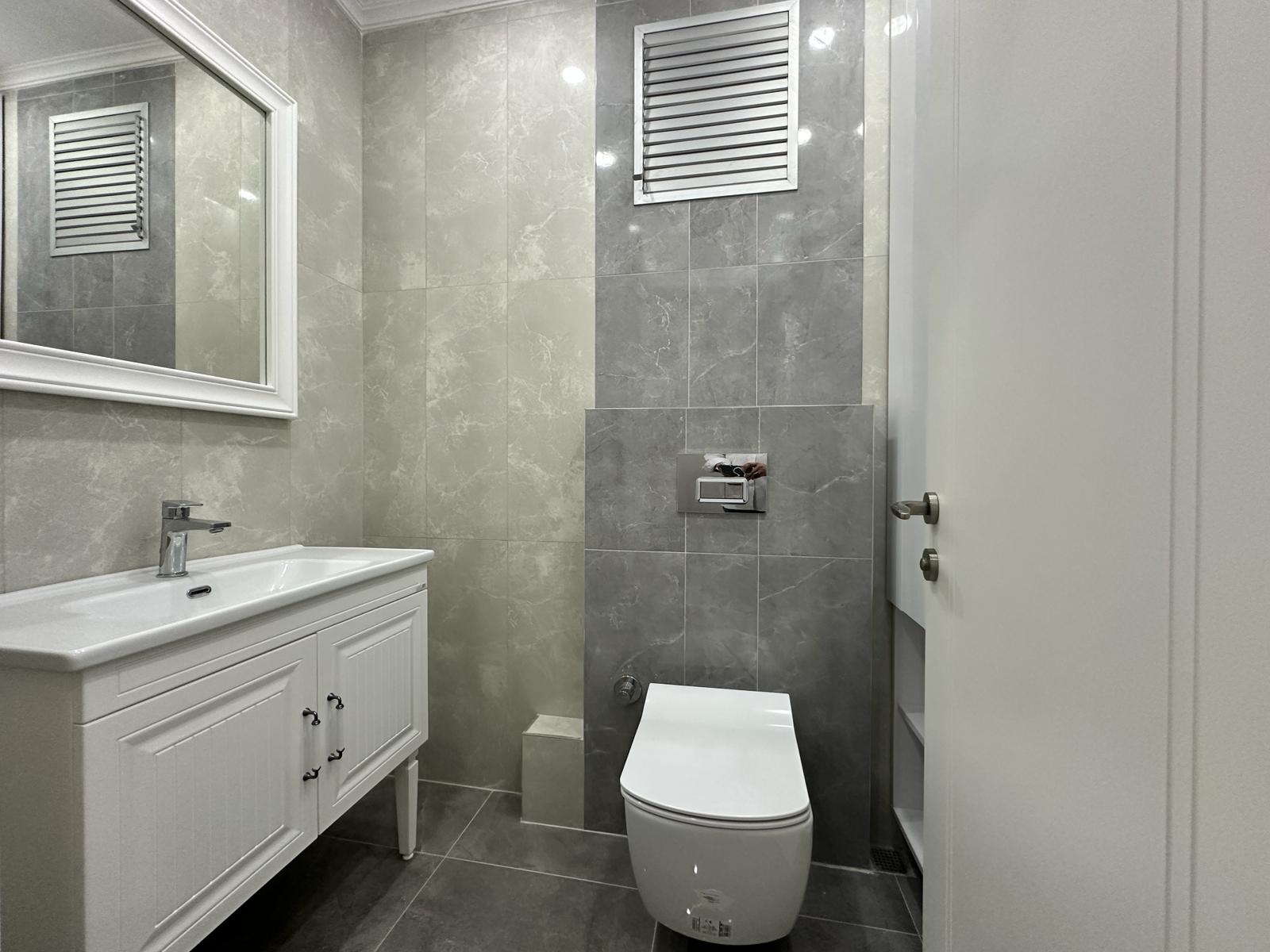 CADDEBOSTAN'DA BAĞDAT CADDESİ'NE YAKIN, LUX 4+1 DAİRE