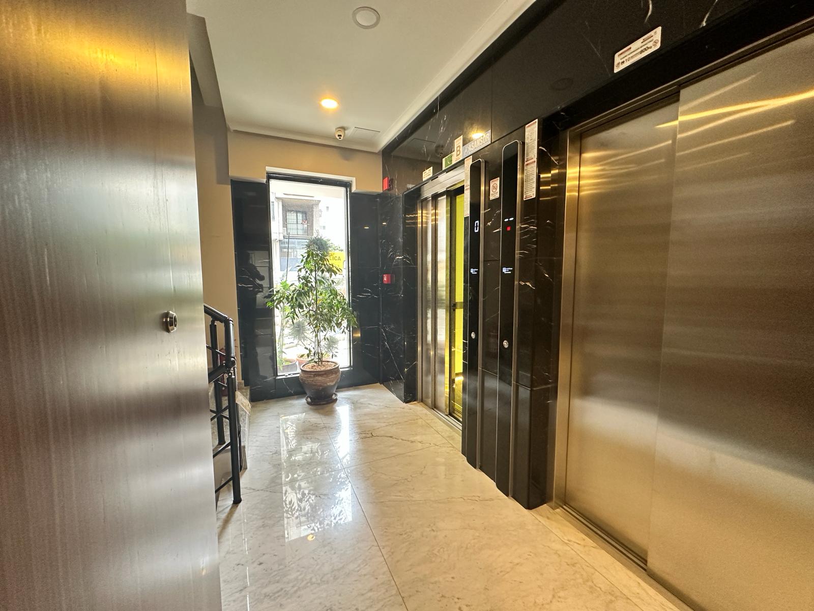 CADDEBOSTAN'DA BAĞDAT CADDESİ'NE YAKIN, KONFORLU 1+1 DAİRE