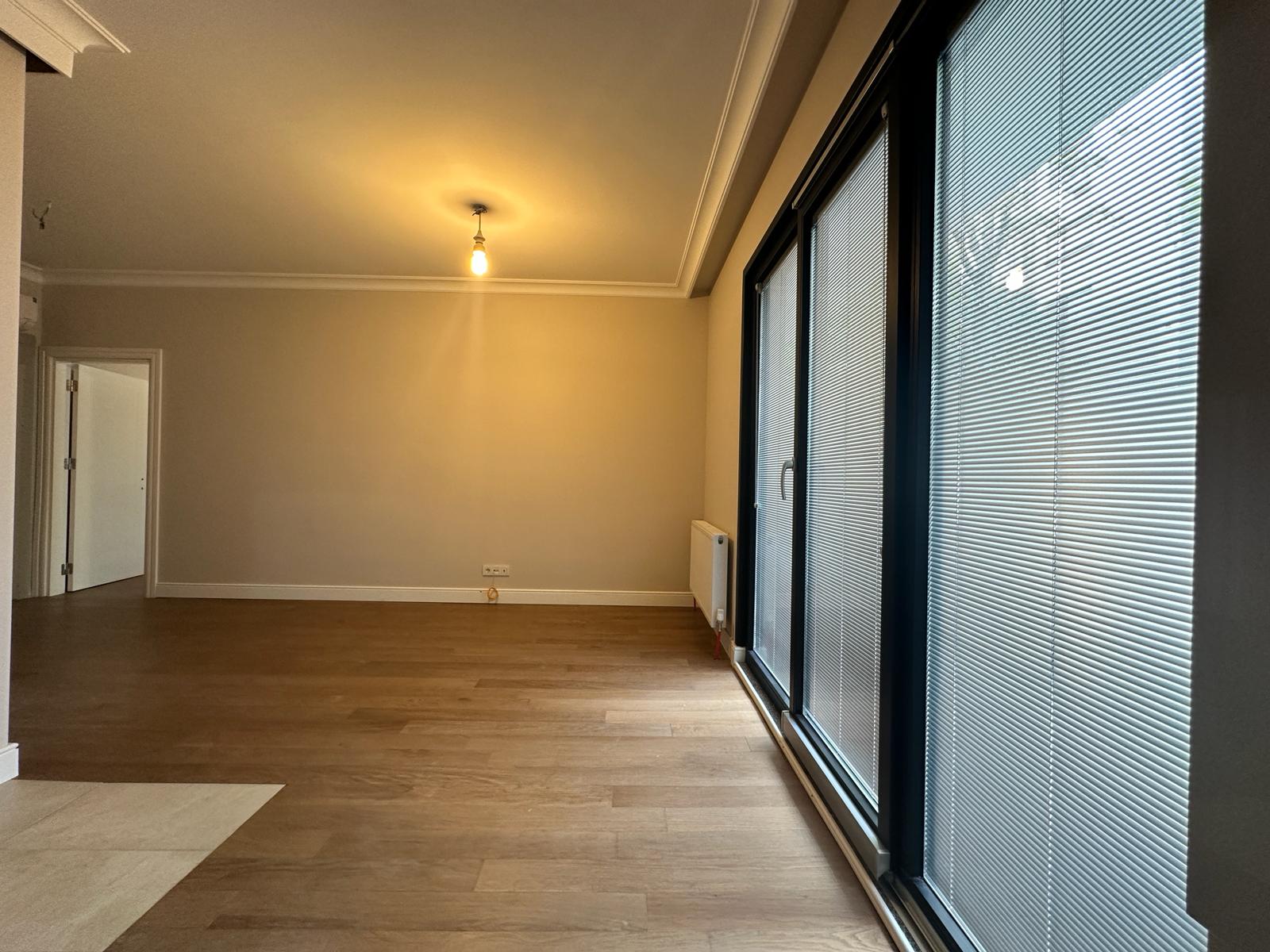 CADDEBOSTAN'DA BAĞDAT CADDESİ'NE YAKIN, KONFORLU 1+1 DAİRE