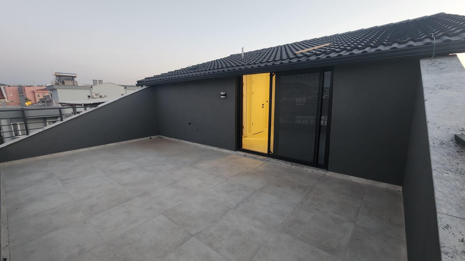 Dikili Merkezde Satılık 3+1 Triplex Villa – Denize 350 Metre Mesafede